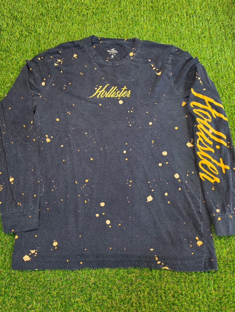 Hollister Men's Long Sleeve Black Graphic T-Shirt with Bleed